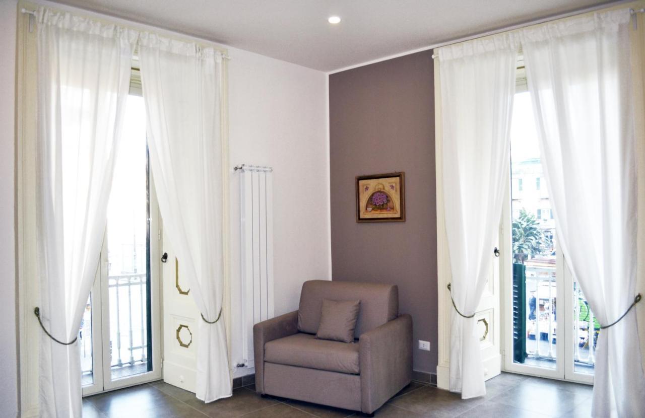 Questo Rinascimento Casa Audrey Naples Luaran gambar