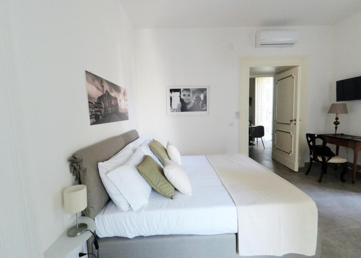 Questo Rinascimento Casa Audrey Naples Luaran gambar