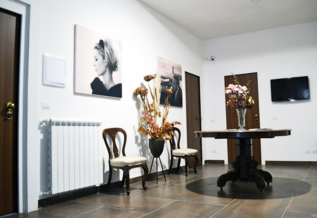 Questo Rinascimento Casa Audrey Naples Luaran gambar